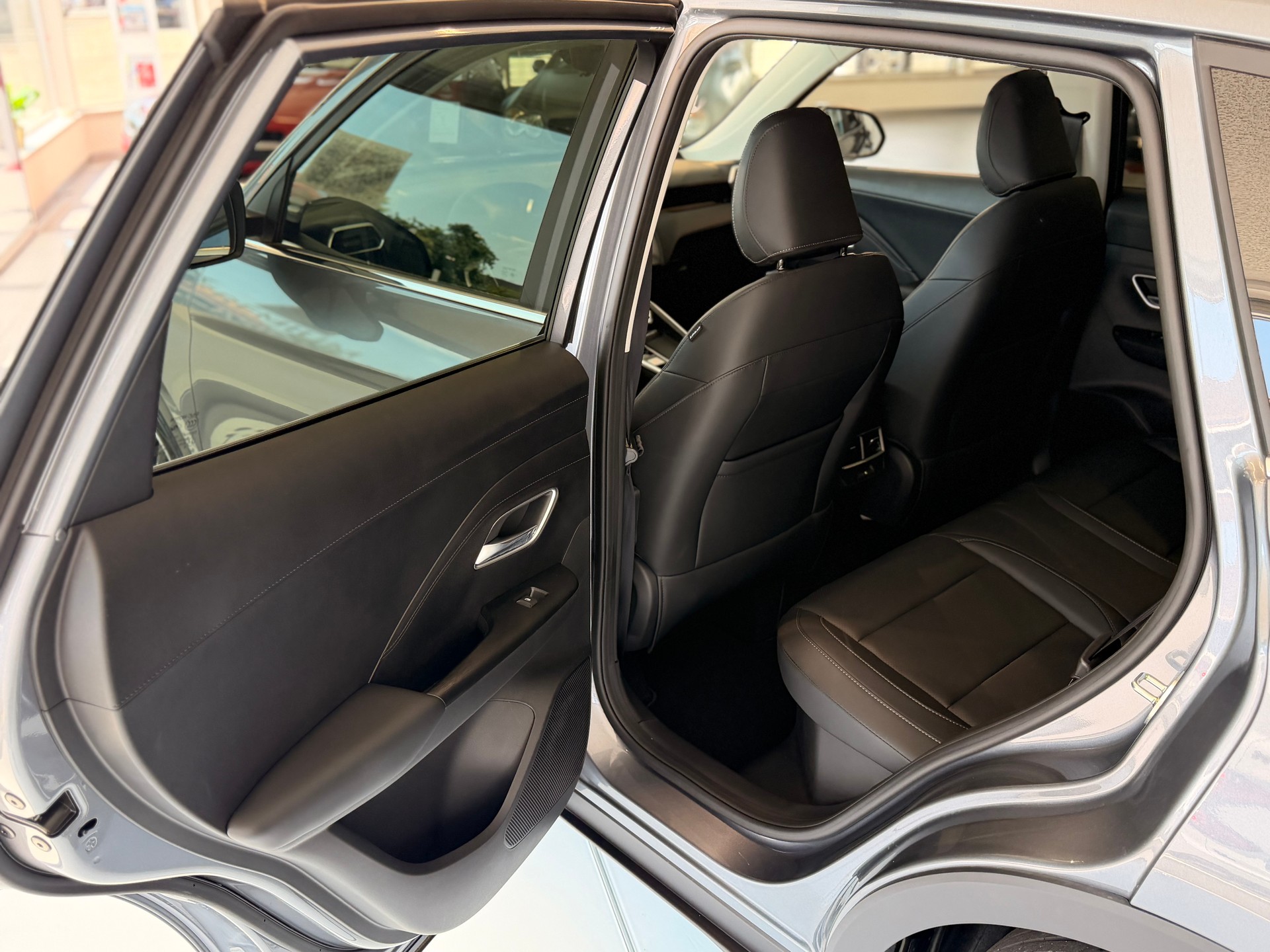 MG ZS 1.5 HEV Luxury-image-18