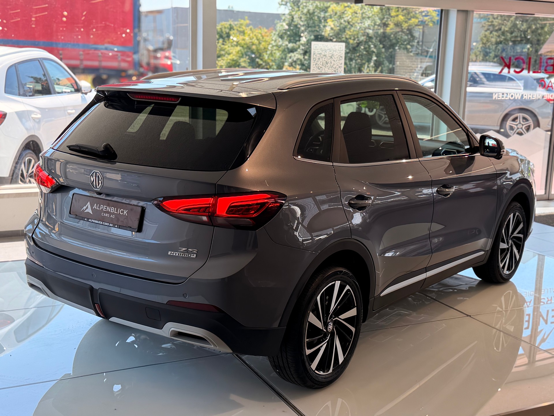 MG ZS 1.5 HEV Luxury-image-7