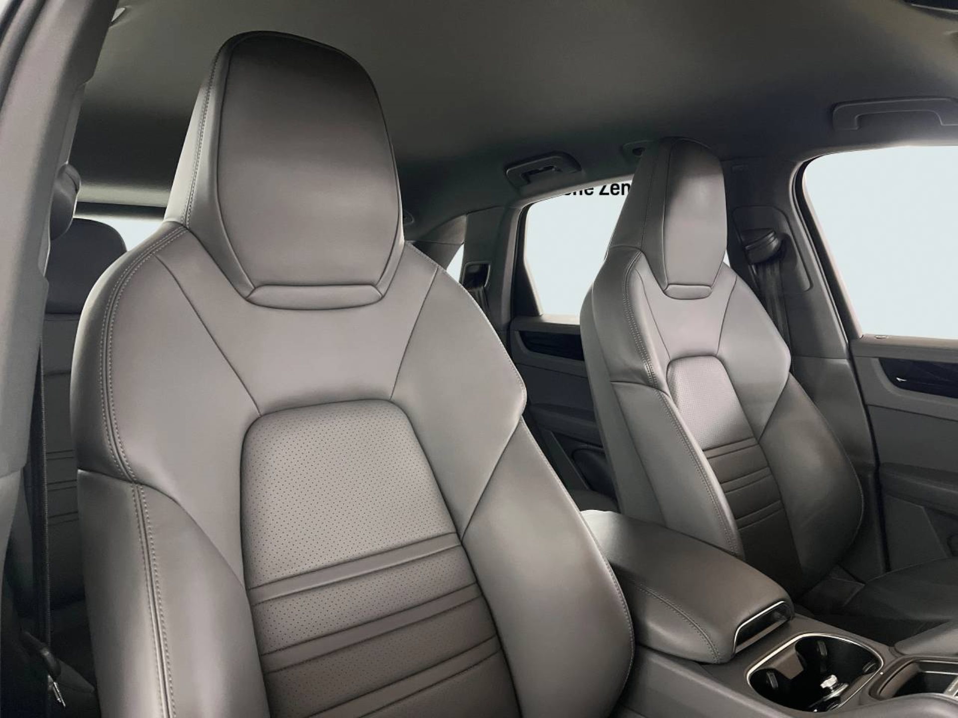 PORSCHE Cayenne-image-20