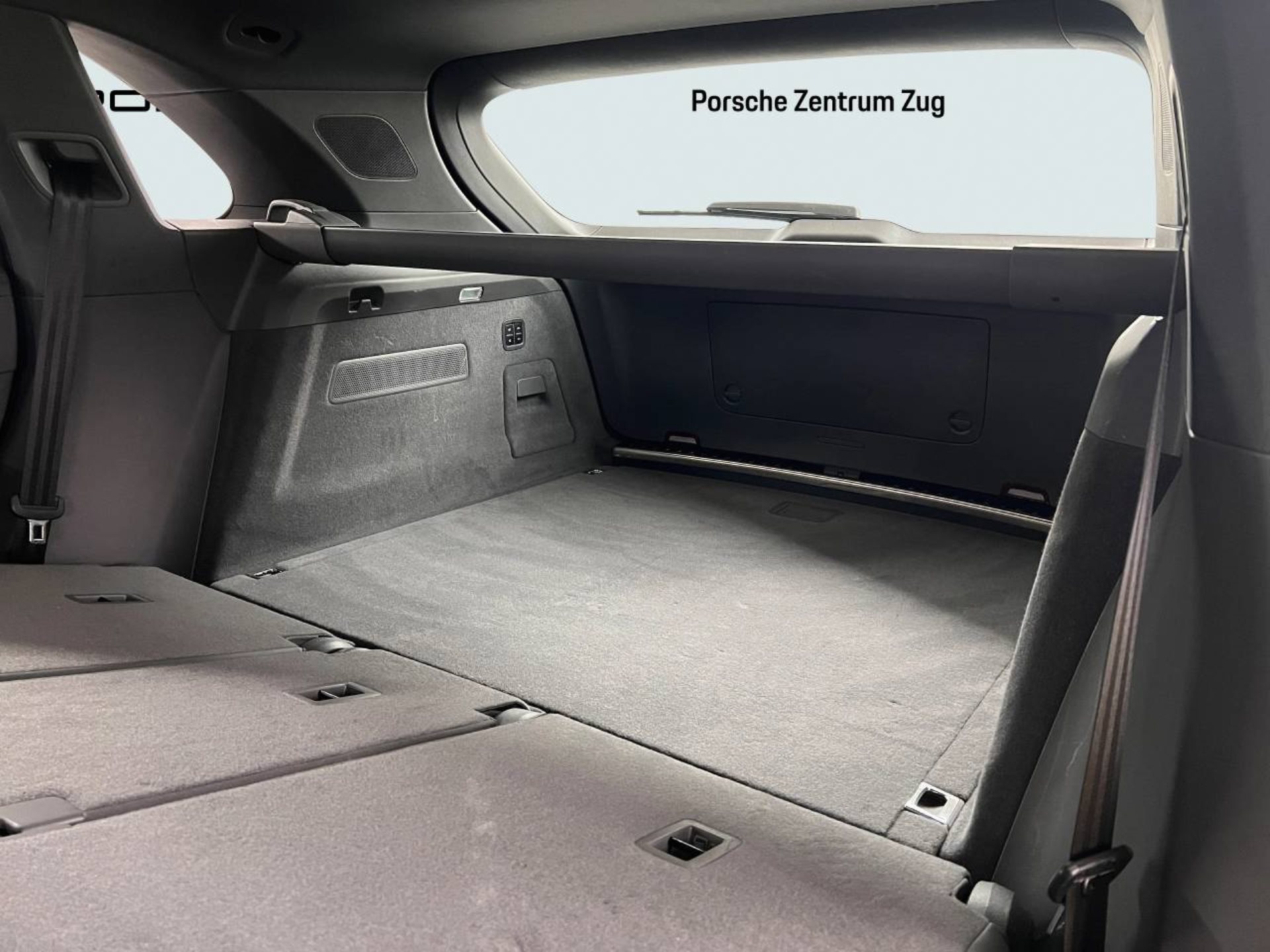 PORSCHE Cayenne-image-24