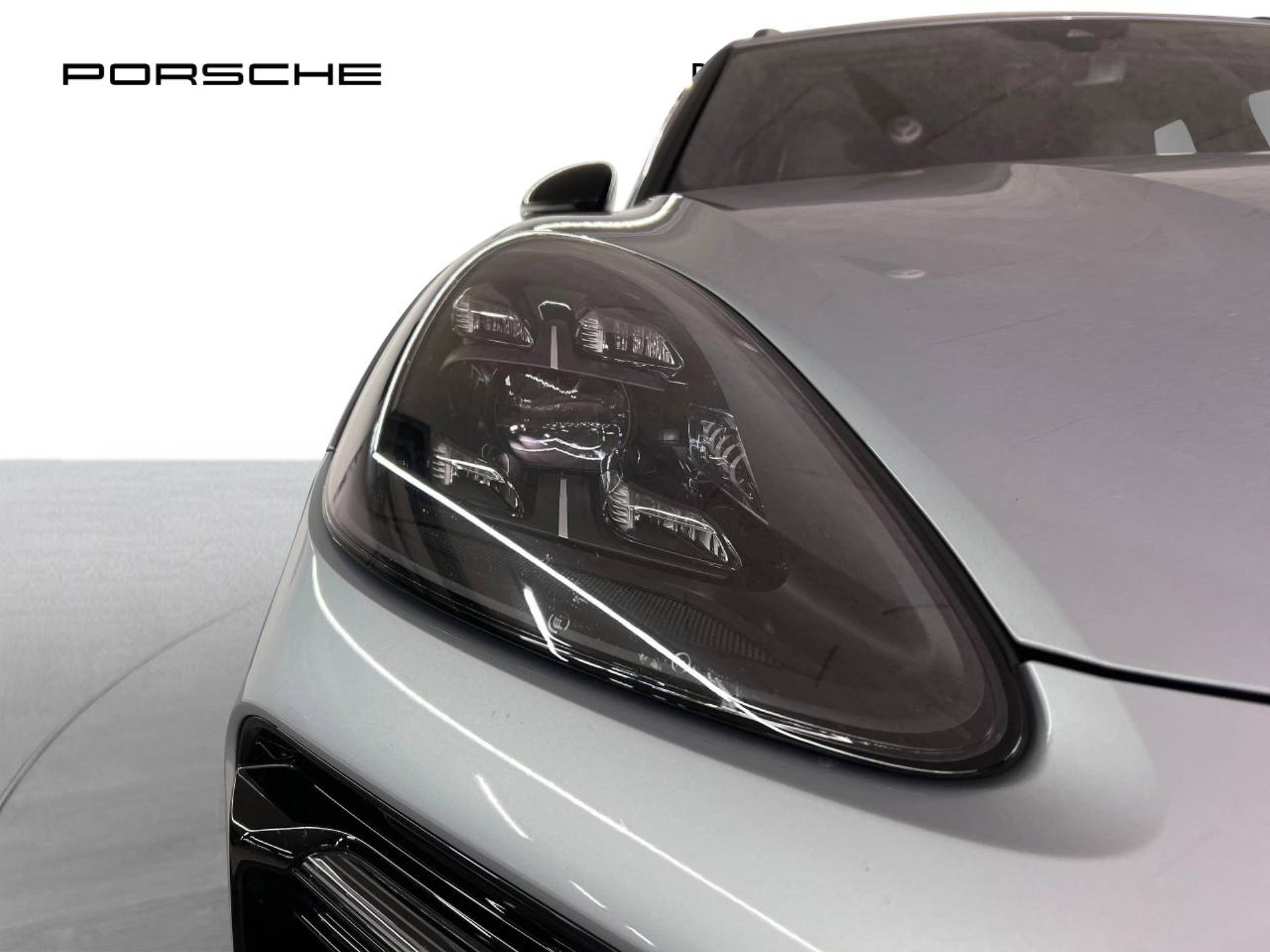 PORSCHE Cayenne-image-11