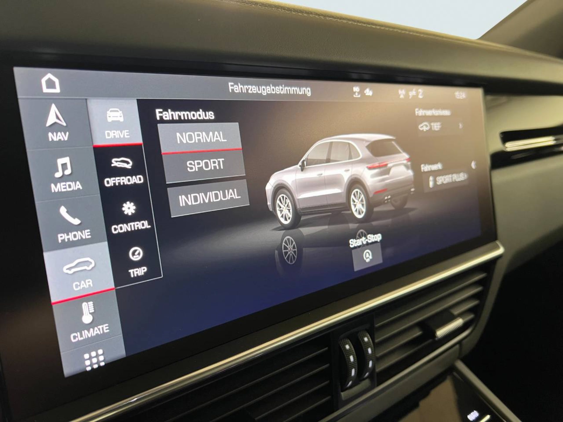 PORSCHE Cayenne-image-28