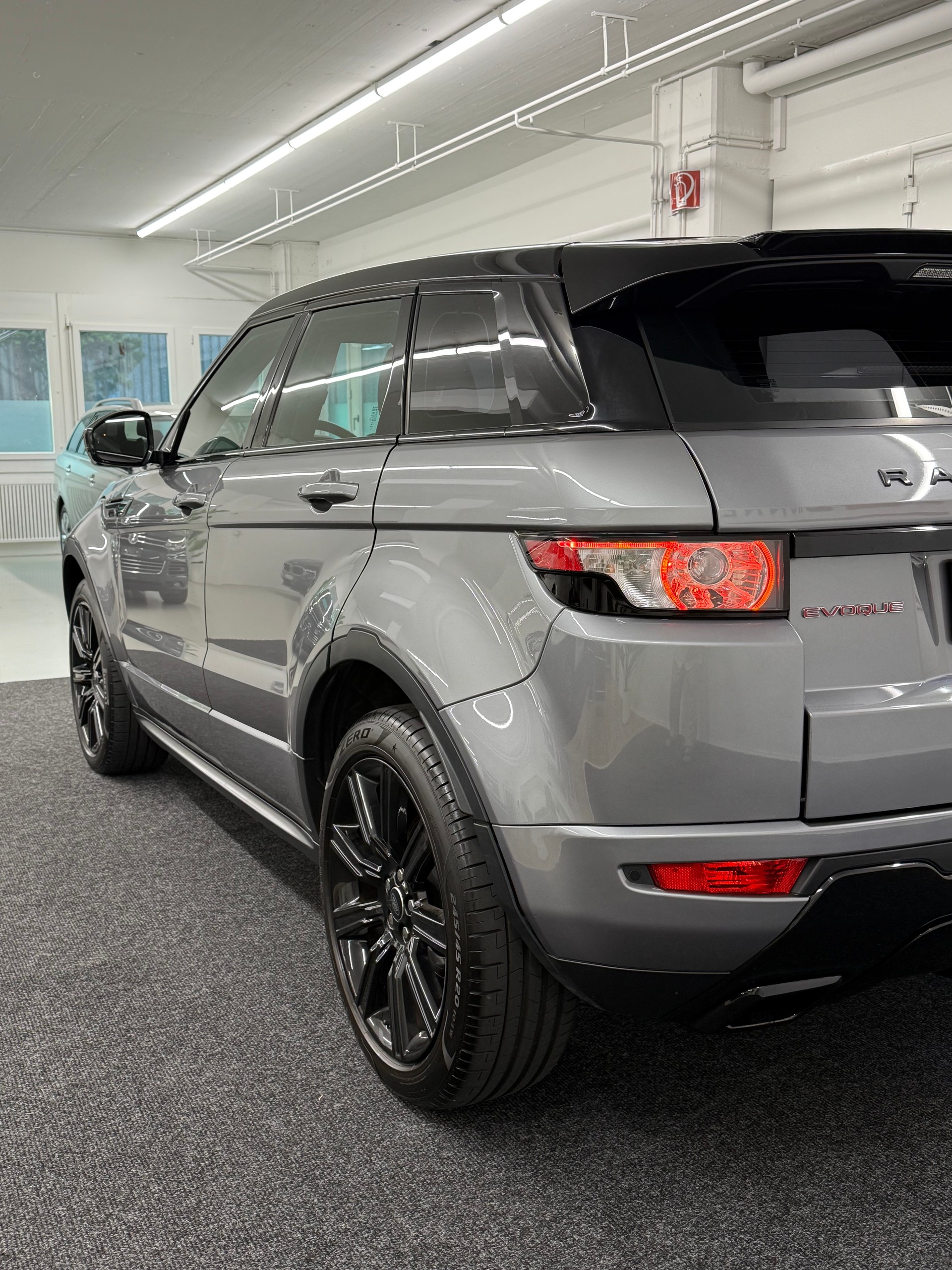 LAND ROVER Range Rover Evoque 2.0 Si4 Dynamic AT9-image-8