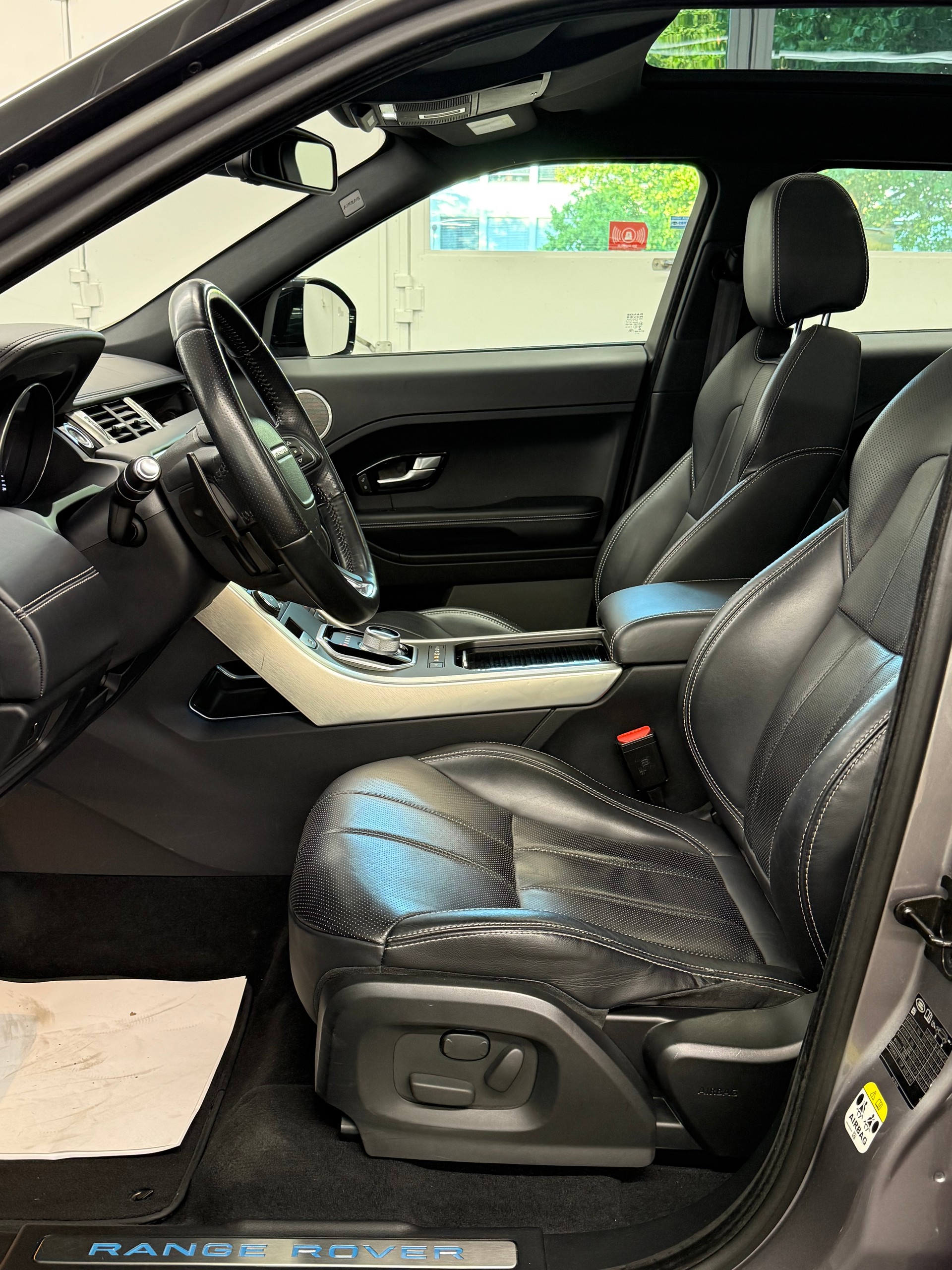 LAND ROVER Range Rover Evoque 2.0 Si4 Dynamic AT9-image-15