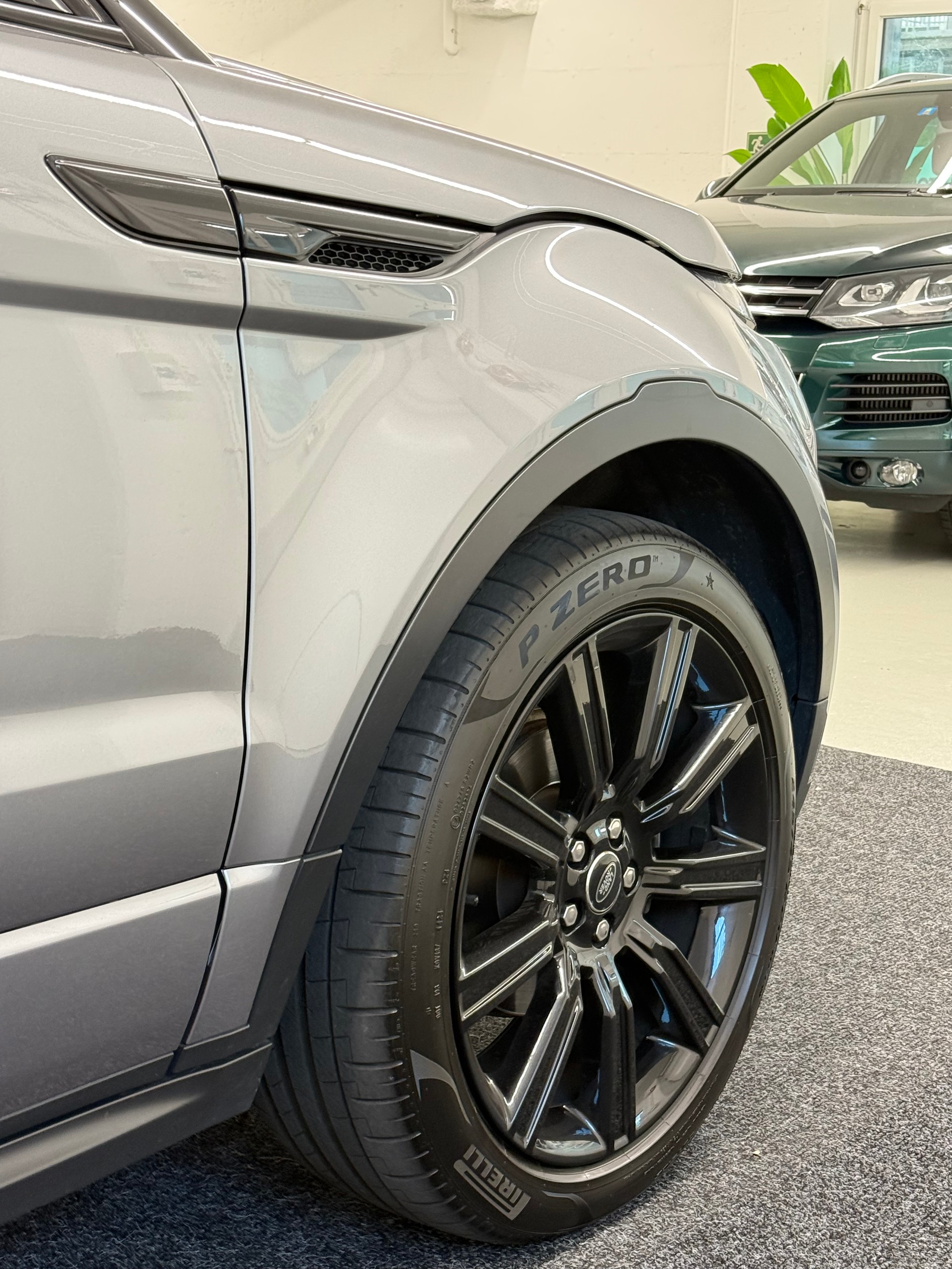 LAND ROVER Range Rover Evoque 2.0 Si4 Dynamic AT9-image-12