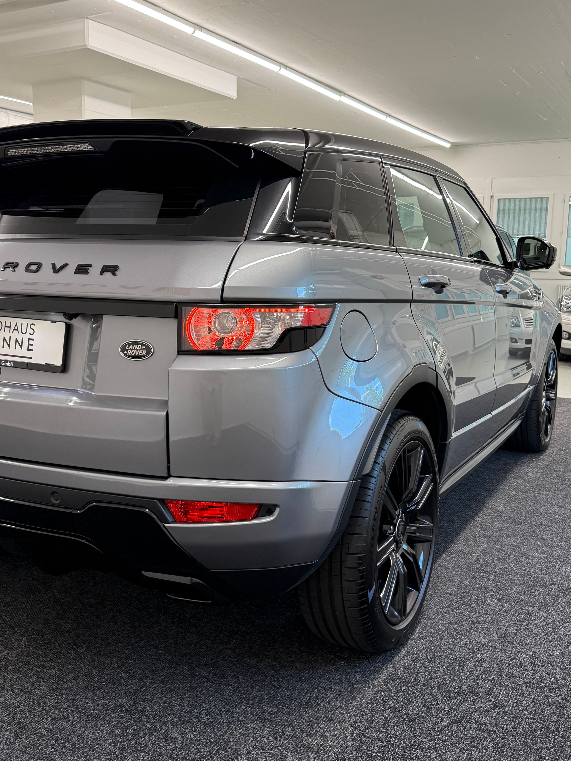 LAND ROVER Range Rover Evoque 2.0 Si4 Dynamic AT9-image-4