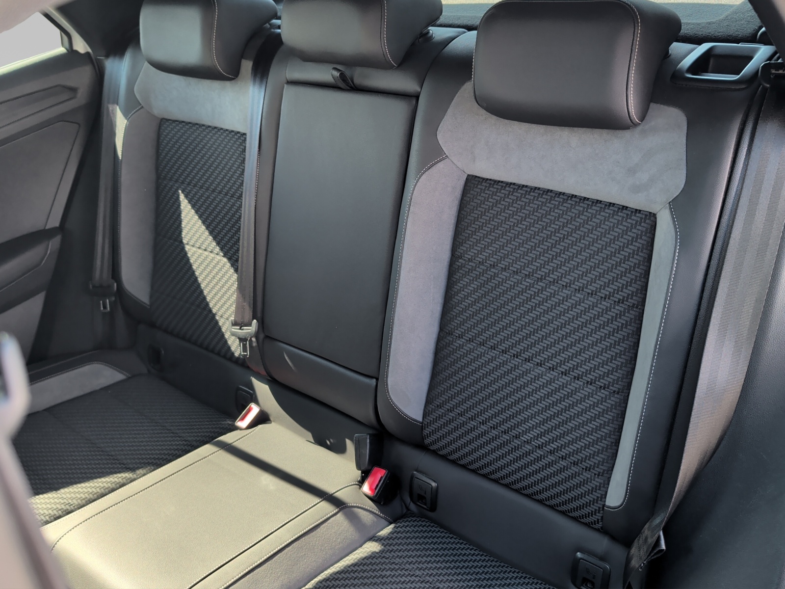 VW T-Roc 2.0 TSI Sport DSG 4Motion-image-10
