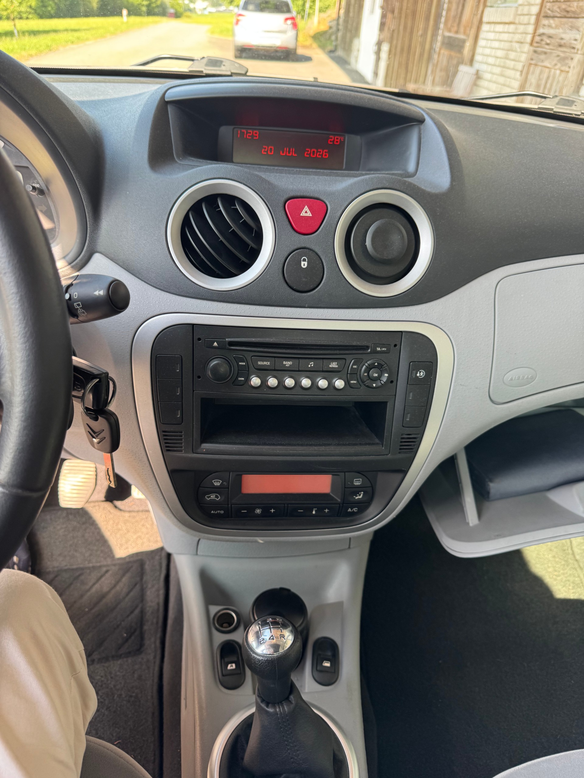 CITROEN C3 1.6i 16V Exclusive-image-9