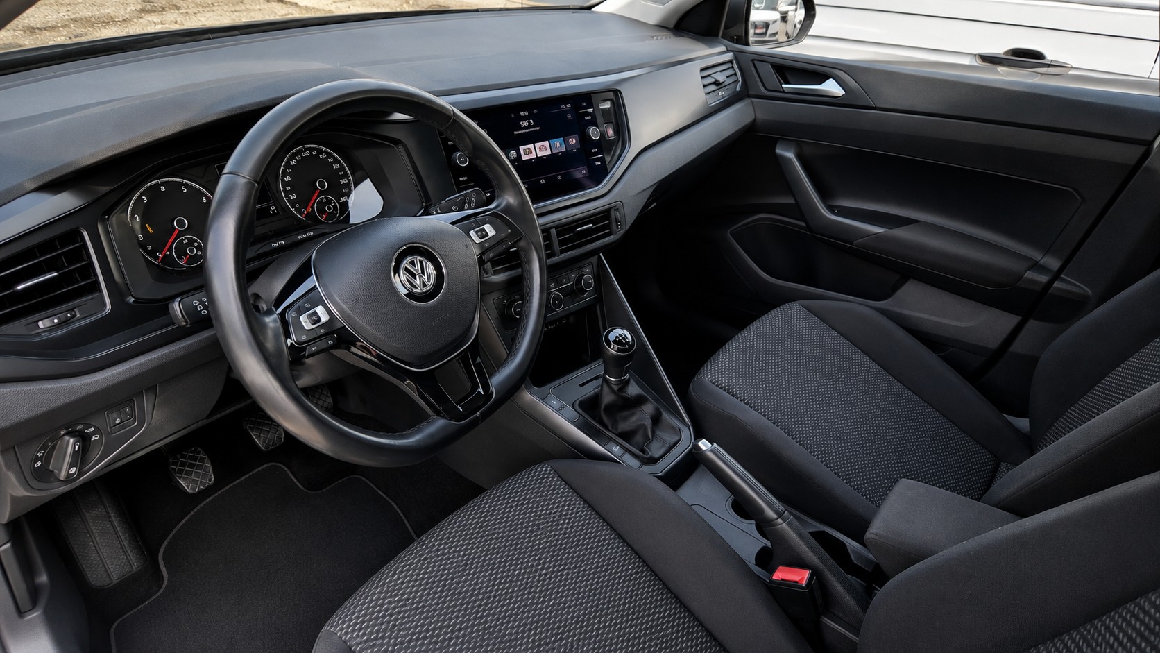 VW Polo 1.0 BMT Trendline-image-4