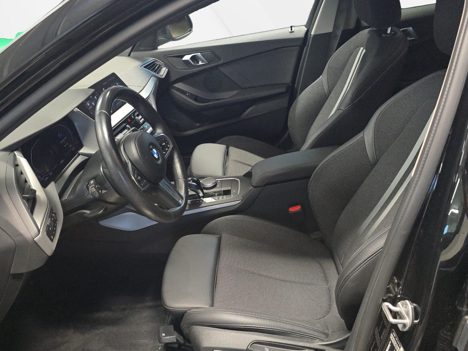 BMW 120i Steptronic-image-8