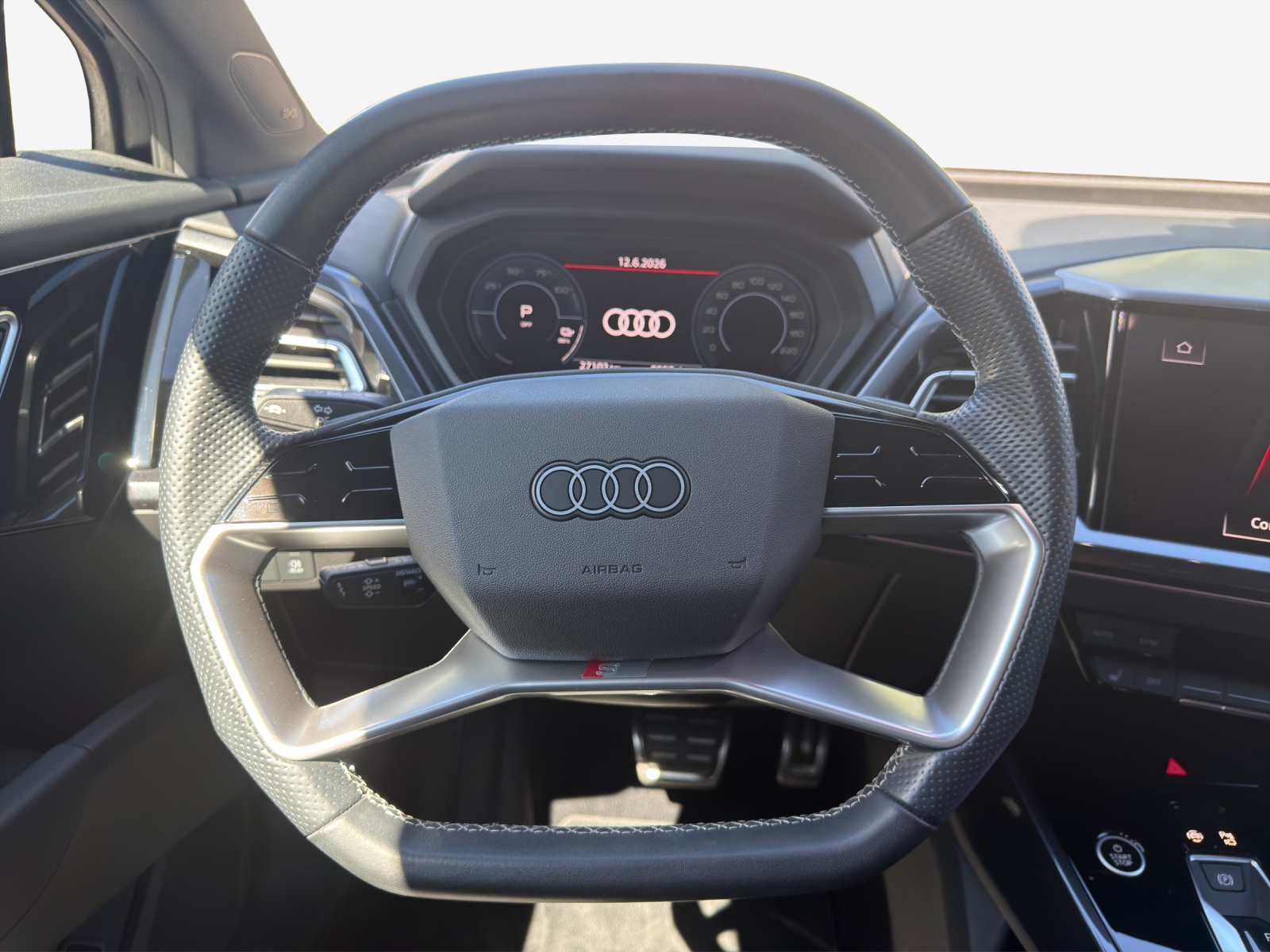 AUDI Q4 e-tron 50 quattro-image-10
