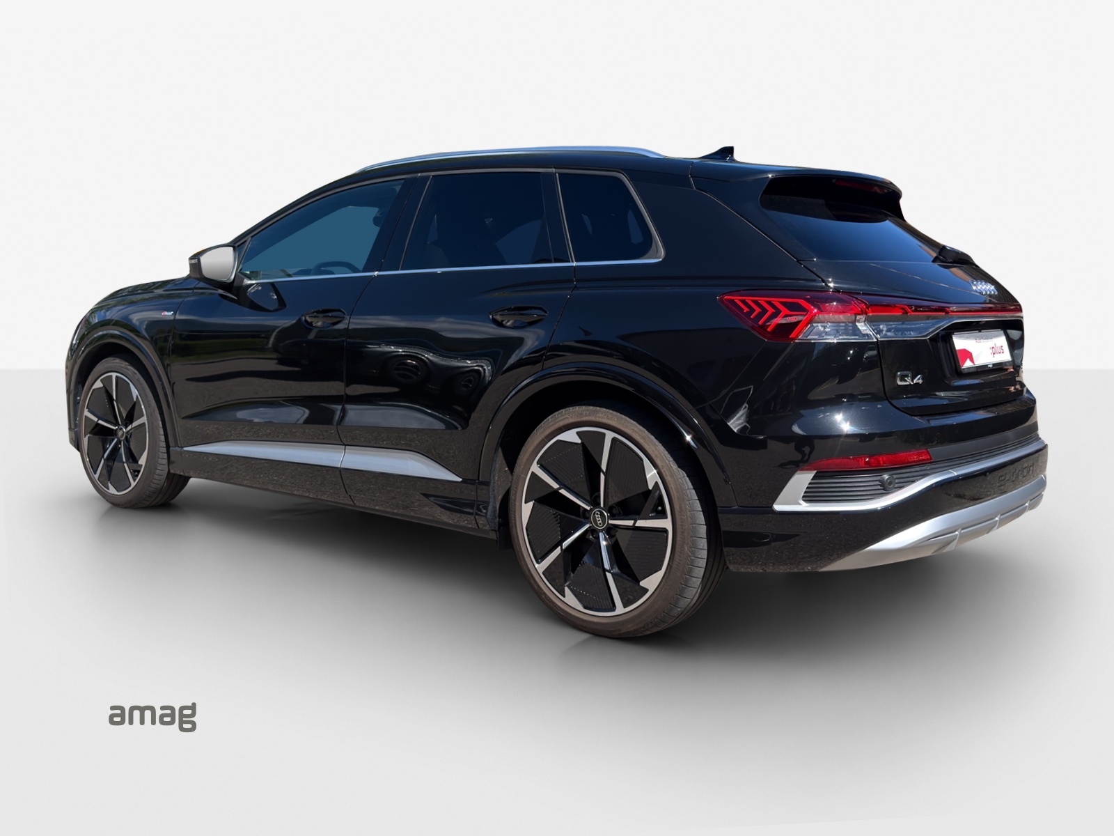 AUDI Q4 e-tron 50 quattro-showroom-element-3
