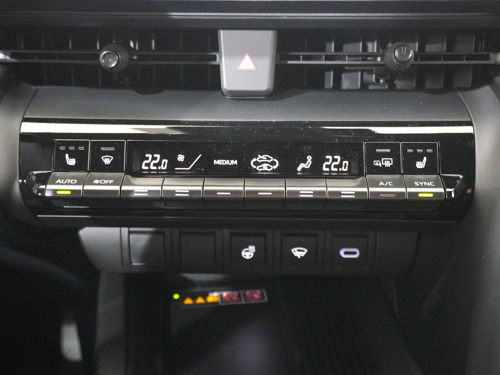 TOYOTA C-HR 2.0 PHEV Swiss Edition ** inkl. 8-Fach Bereifung **-image-15