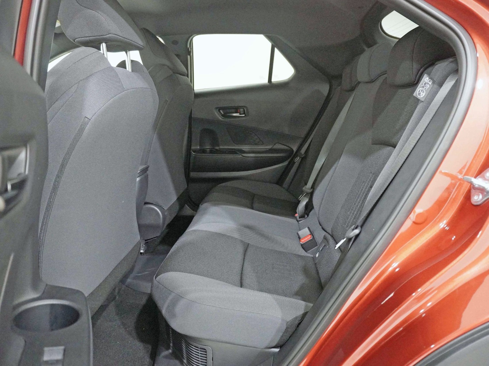 TOYOTA C-HR 2.0 PHEV Swiss Edition ** inkl. 8-Fach Bereifung **-image-21