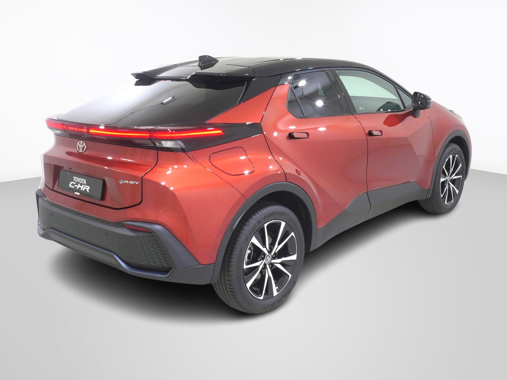TOYOTA C-HR 2.0 PHEV Swiss Edition ** inkl. 8-Fach Bereifung **-image-3