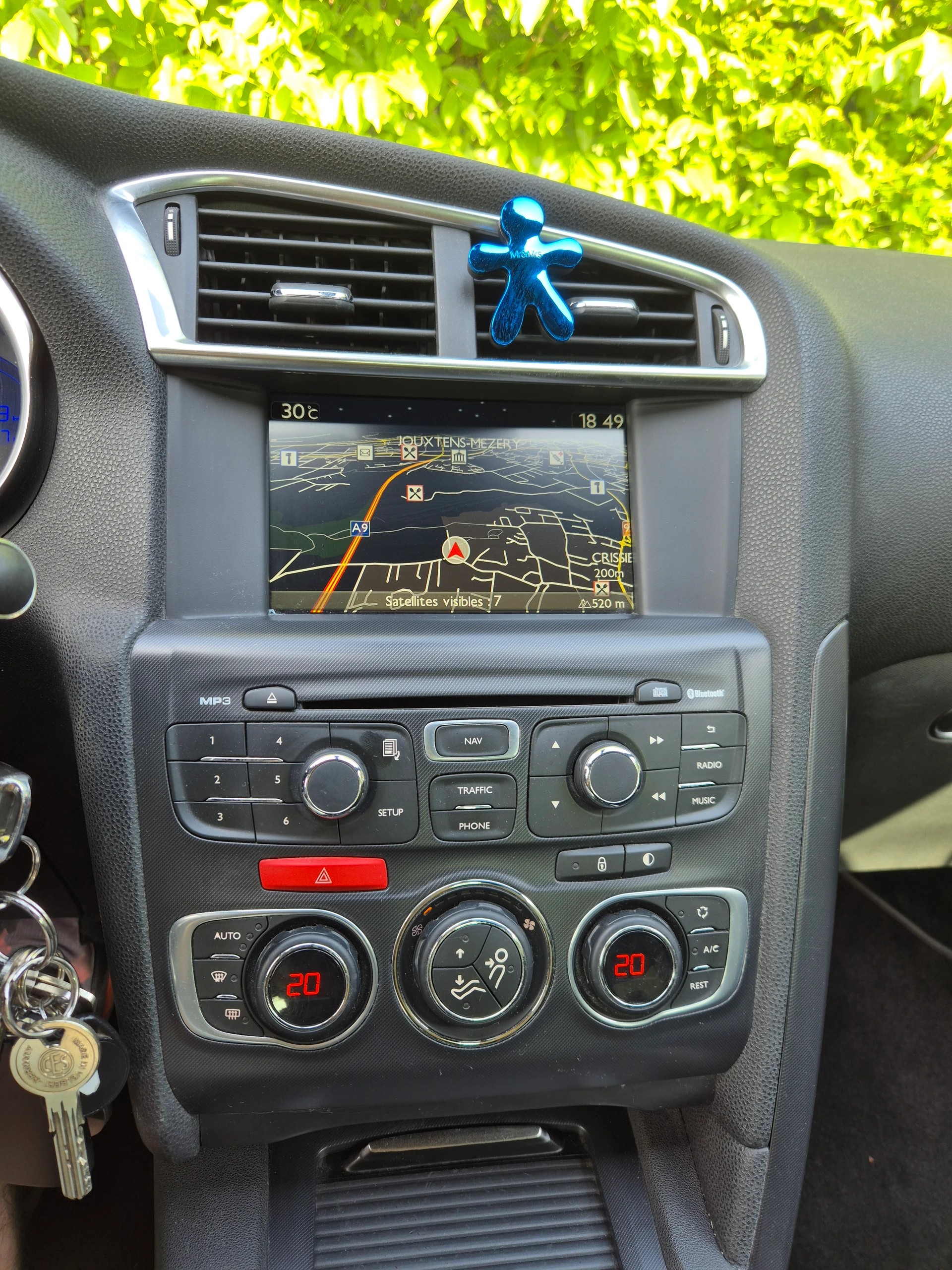 DS AUTOMOBILES DS4 1.6 e-HDi So Chic EGS-image-10