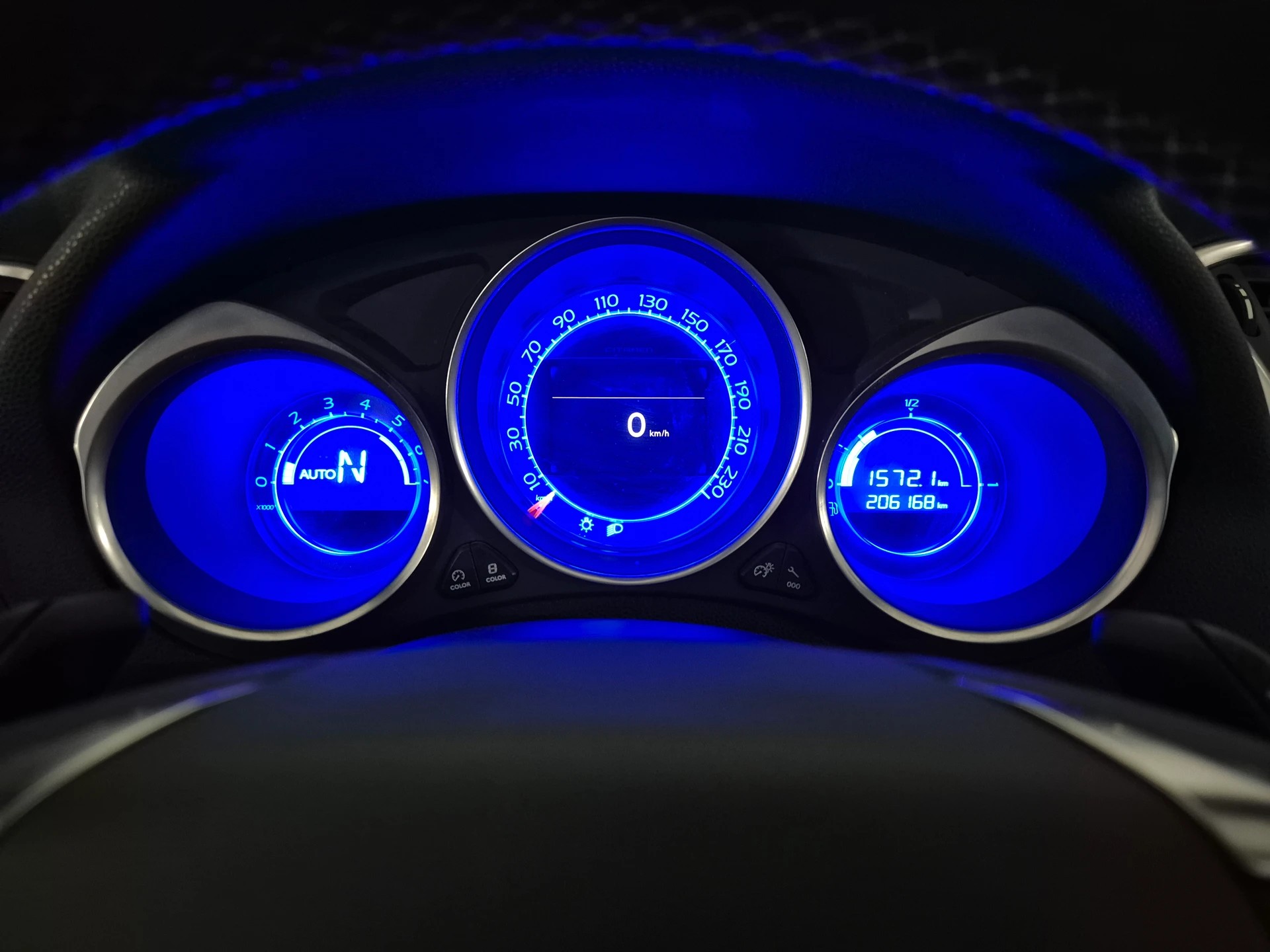 DS AUTOMOBILES DS4 1.6 e-HDi So Chic EGS-image-11
