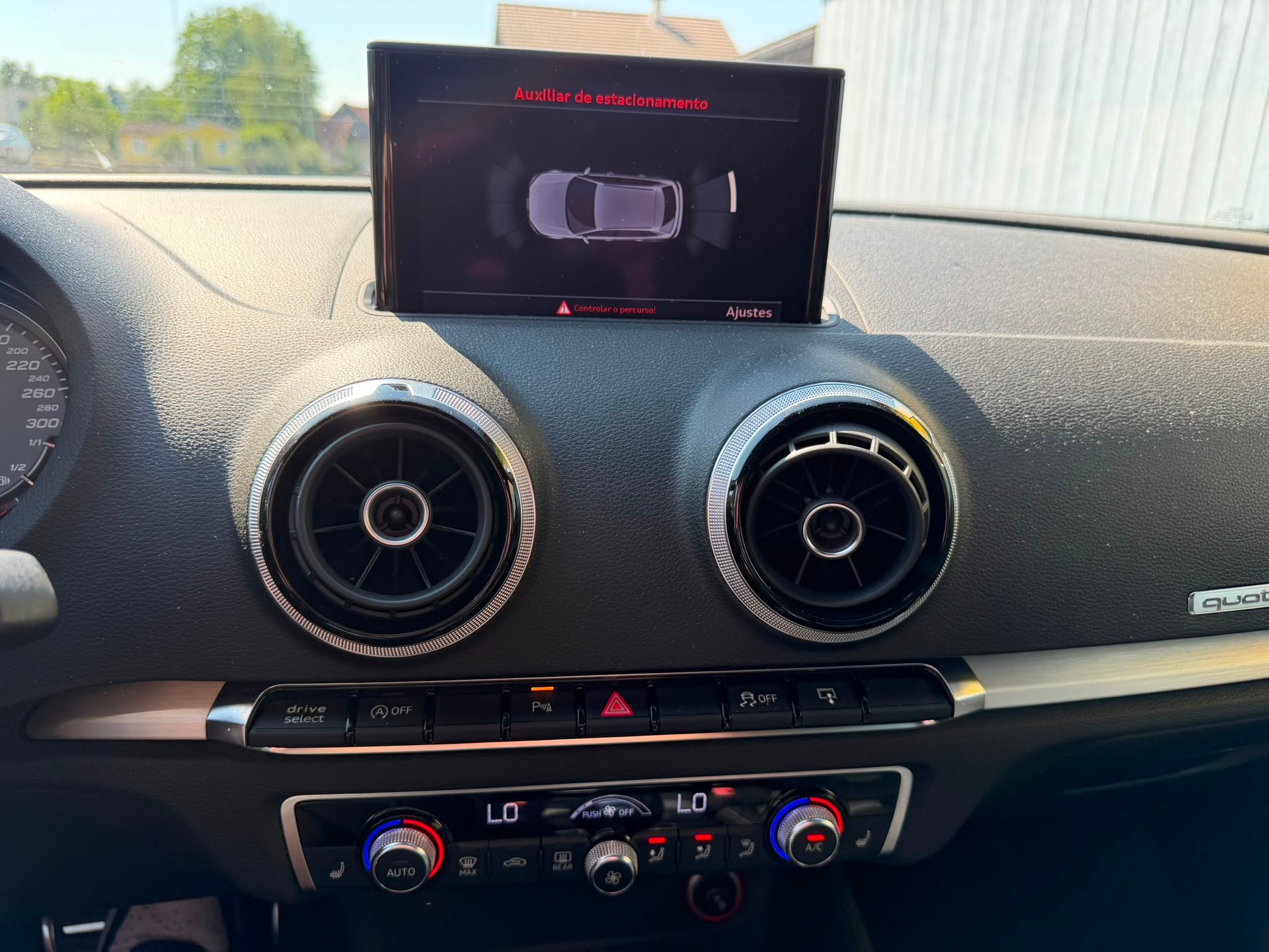 AUDI S3 Sportback 2.0 TFSI quattro S-tronic-image-13