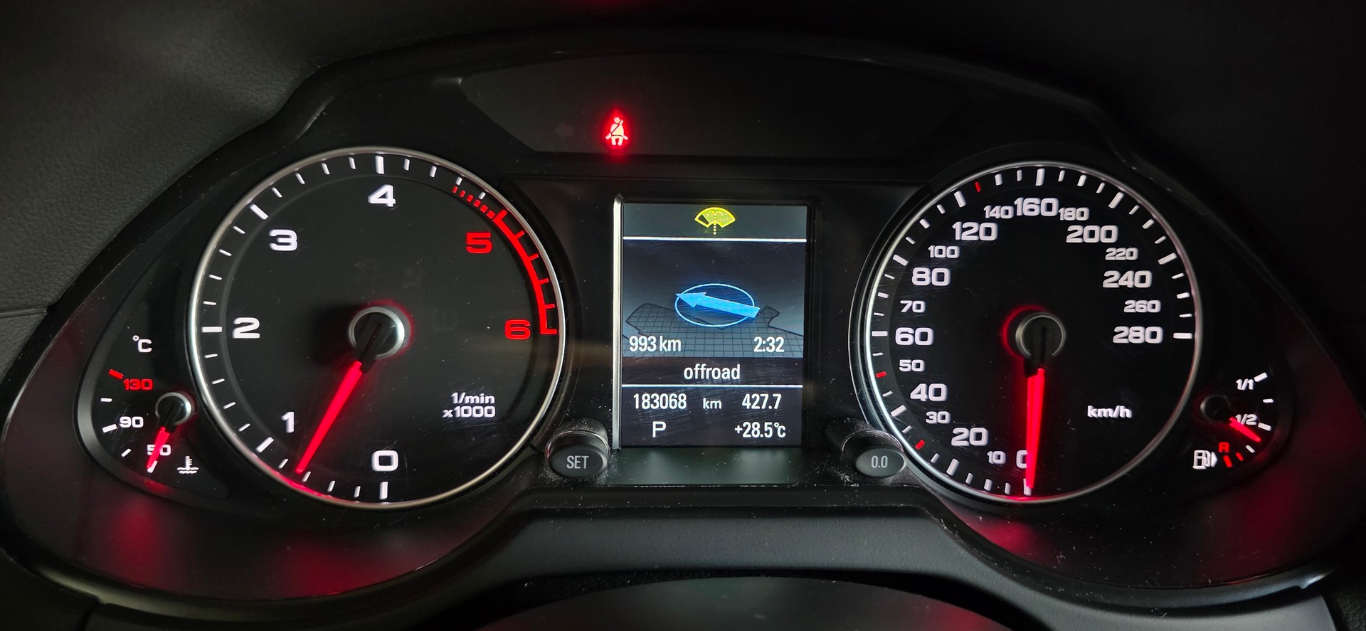 AUDI Q5 3.0 TDI clean quattro S-tronic-image-3