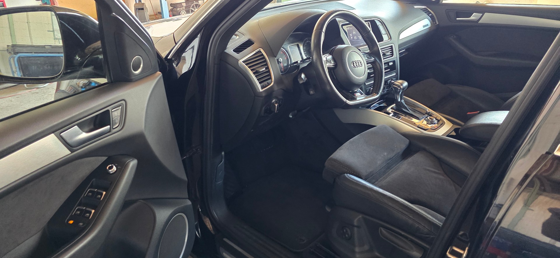 AUDI Q5 3.0 TDI clean quattro S-tronic-image-10