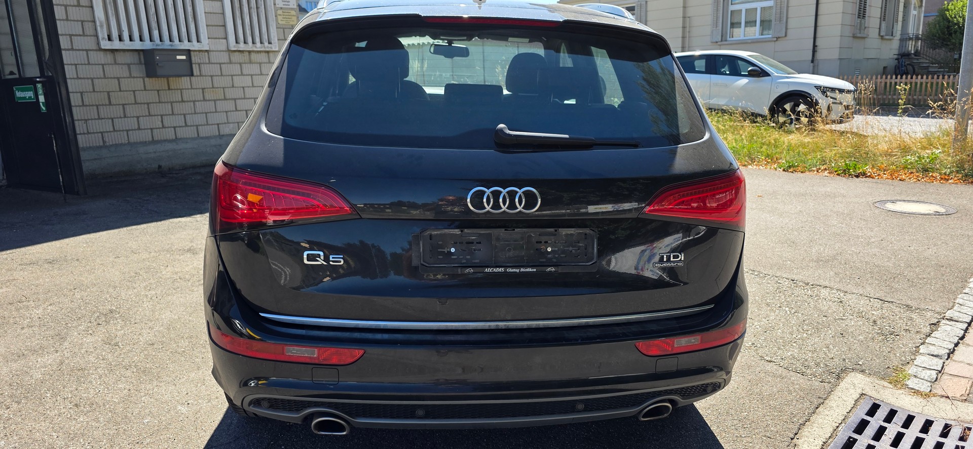 AUDI Q5 3.0 TDI clean quattro S-tronic-image-12