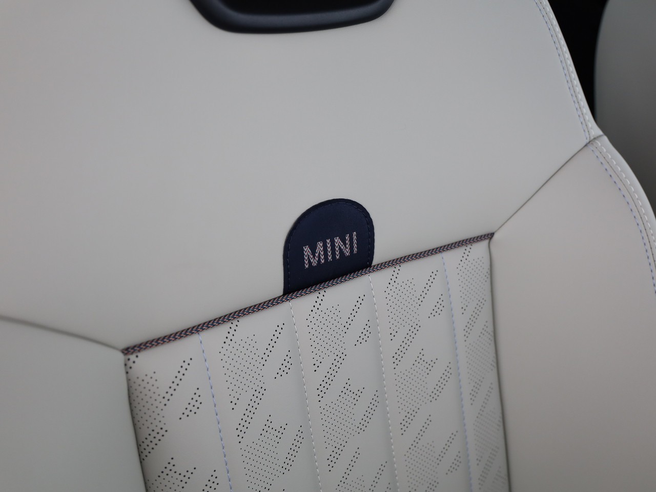 MINI Cooper C Cabriolet DKG-image-13