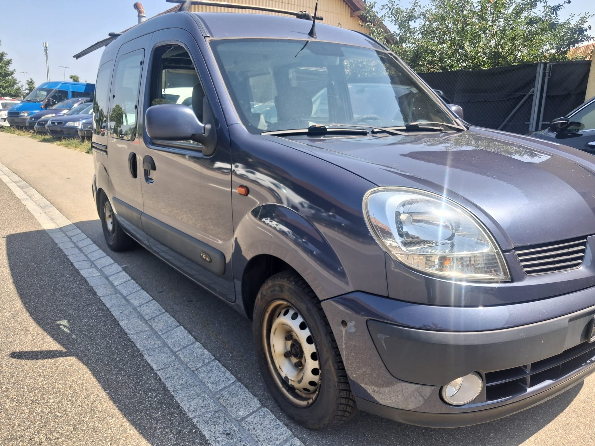 RENAULT Kangoo 1.6 16V Authentique-image-2