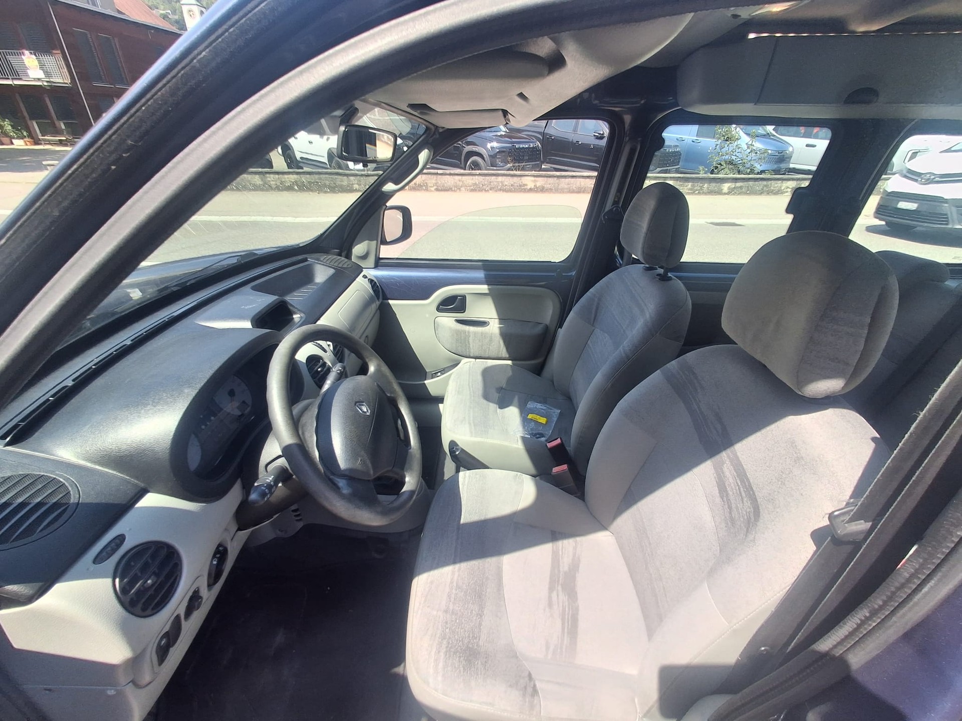RENAULT Kangoo 1.6 16V Authentique-image-8