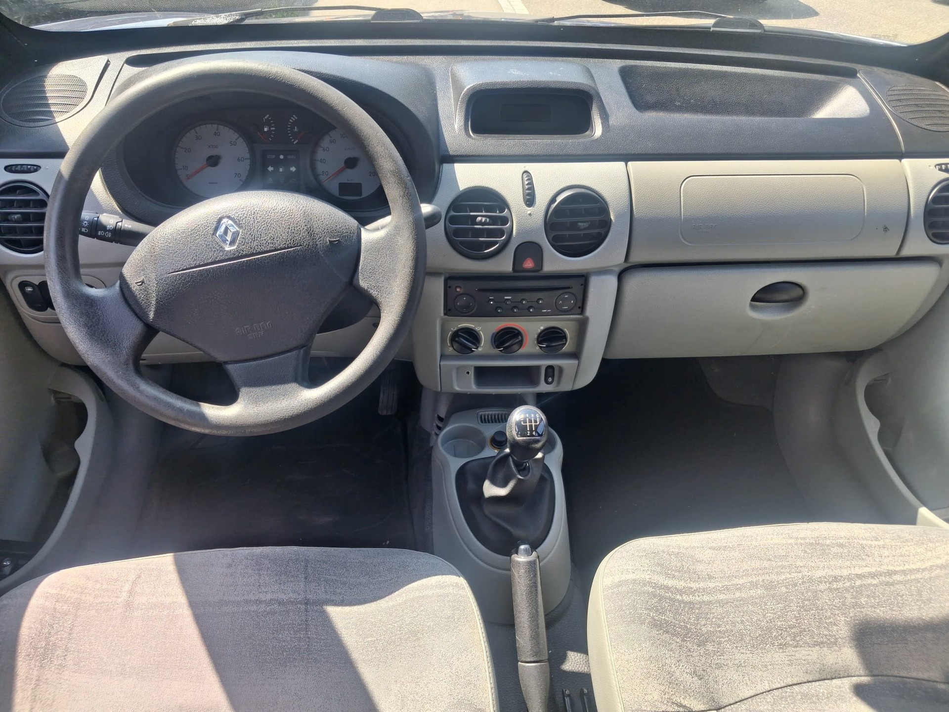 RENAULT Kangoo 1.6 16V Authentique-image-9