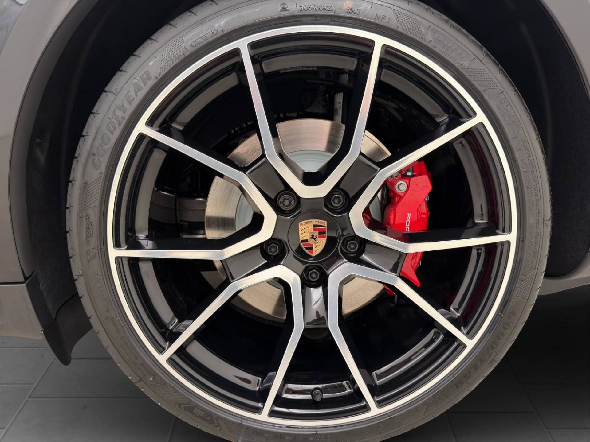 PORSCHE Taycan 4S Sport Turismo Black Edition-image-11