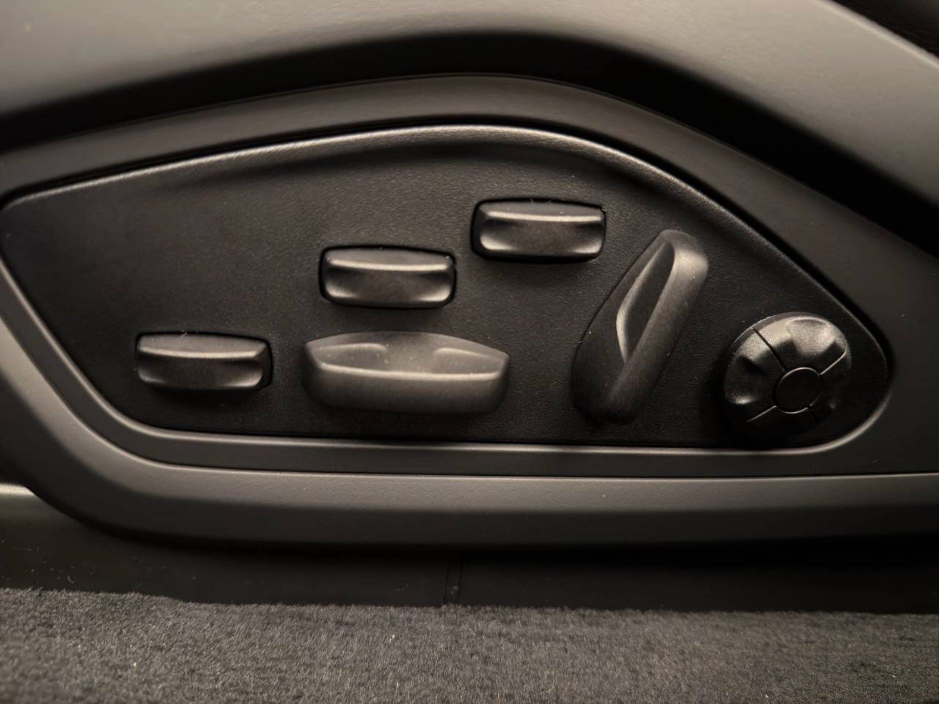 PORSCHE Taycan 4S Sport Turismo Black Edition-image-25