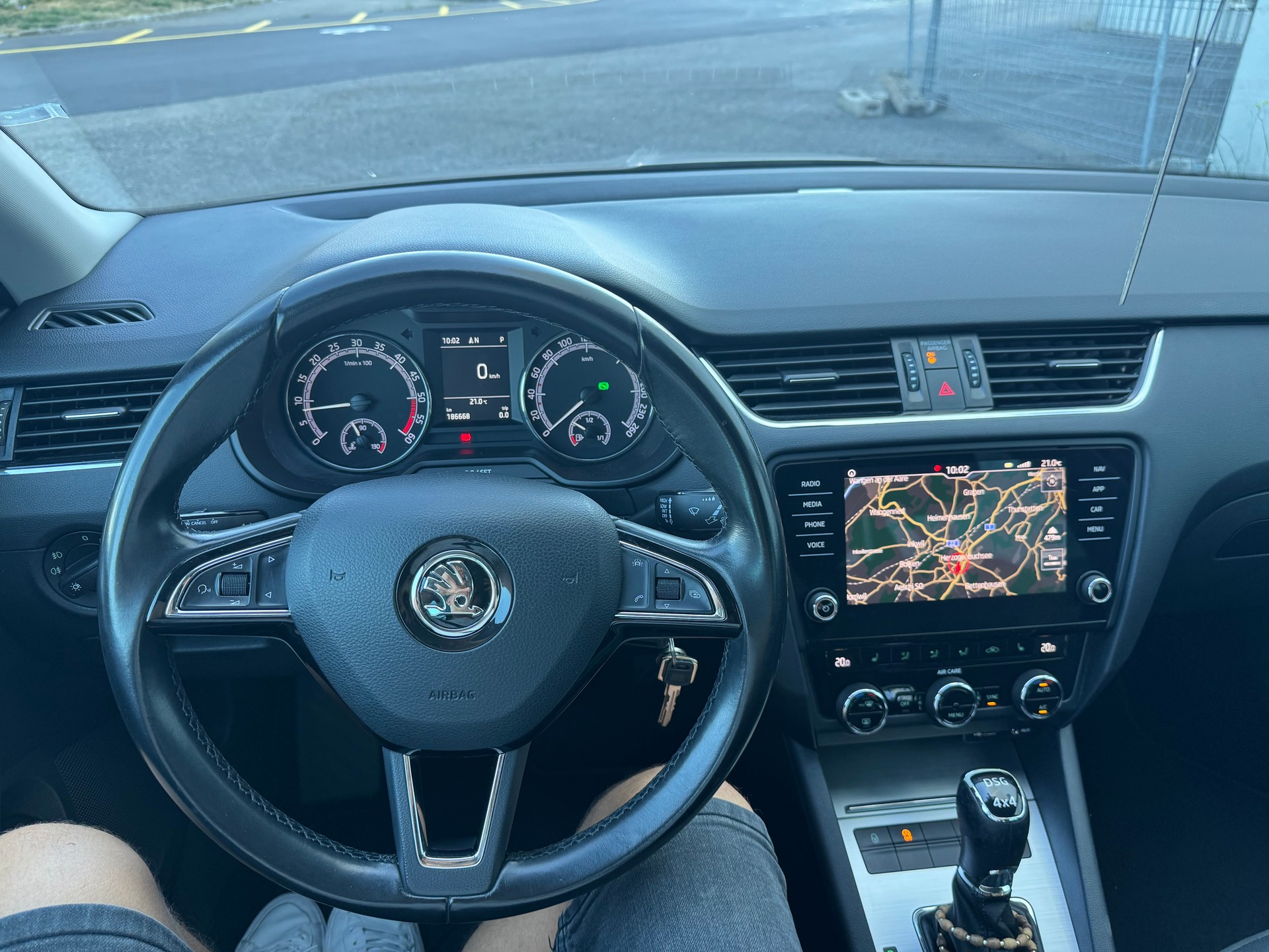 SKODA 2.0 TDI 184 Prag 4x4 DSG-image-4