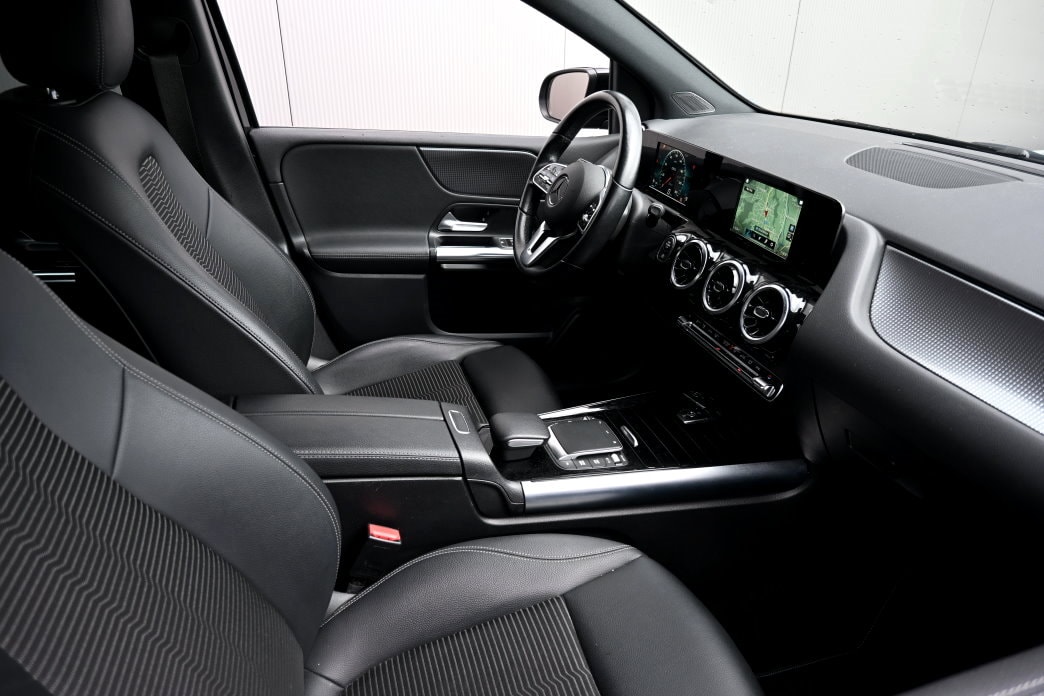 MERCEDES-BENZ B 200 d Night Star 8G-DCT-image-4