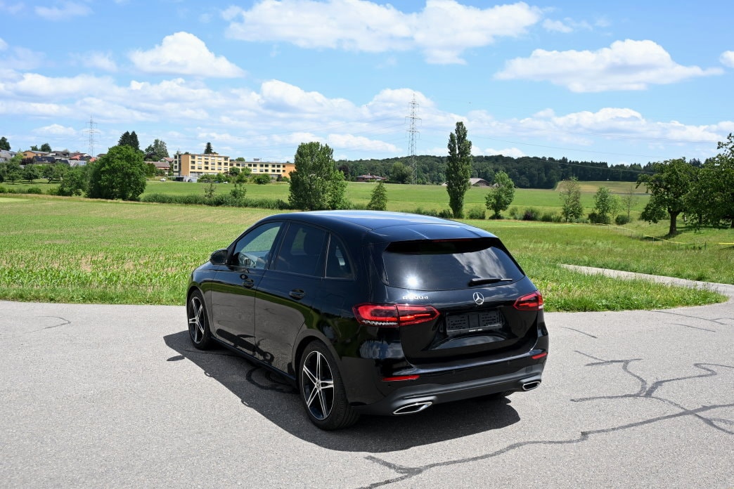 MERCEDES-BENZ B 200 d Night Star 8G-DCT-image-3