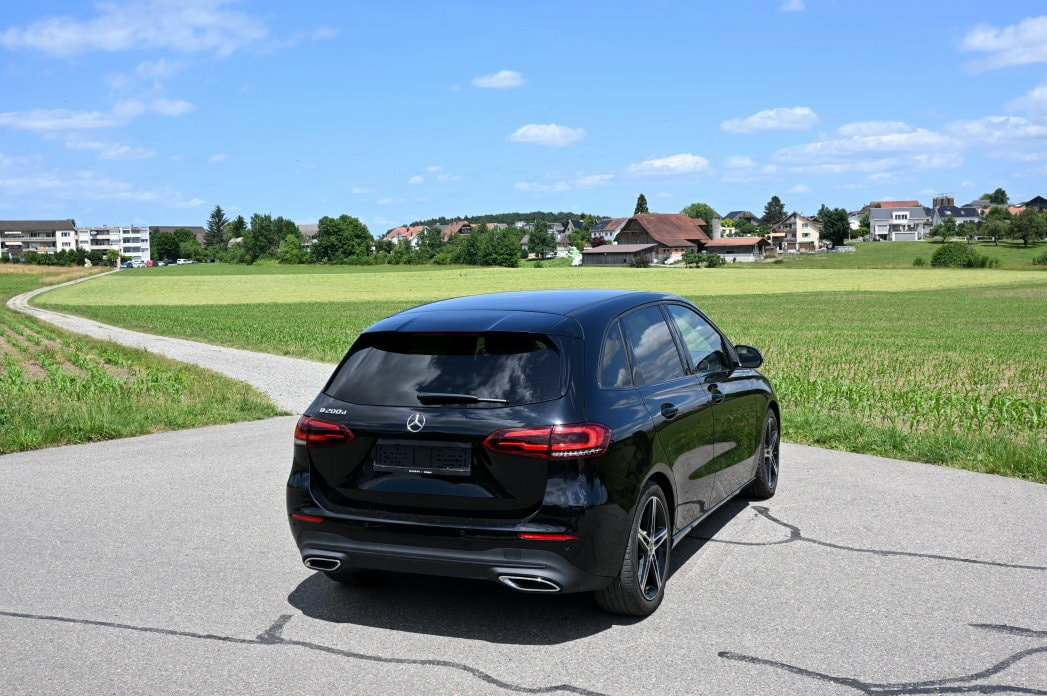 MERCEDES-BENZ B 200 d Night Star 8G-DCT-image-2