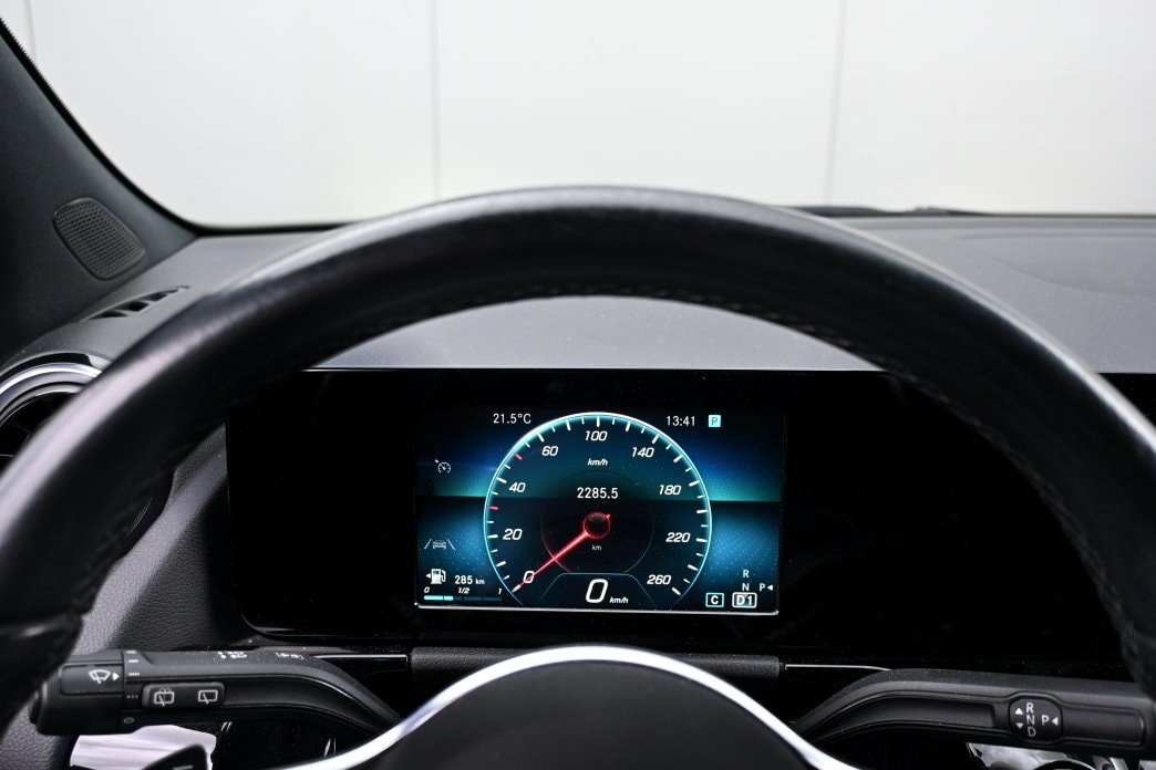 MERCEDES-BENZ B 200 d Night Star 8G-DCT-image-10