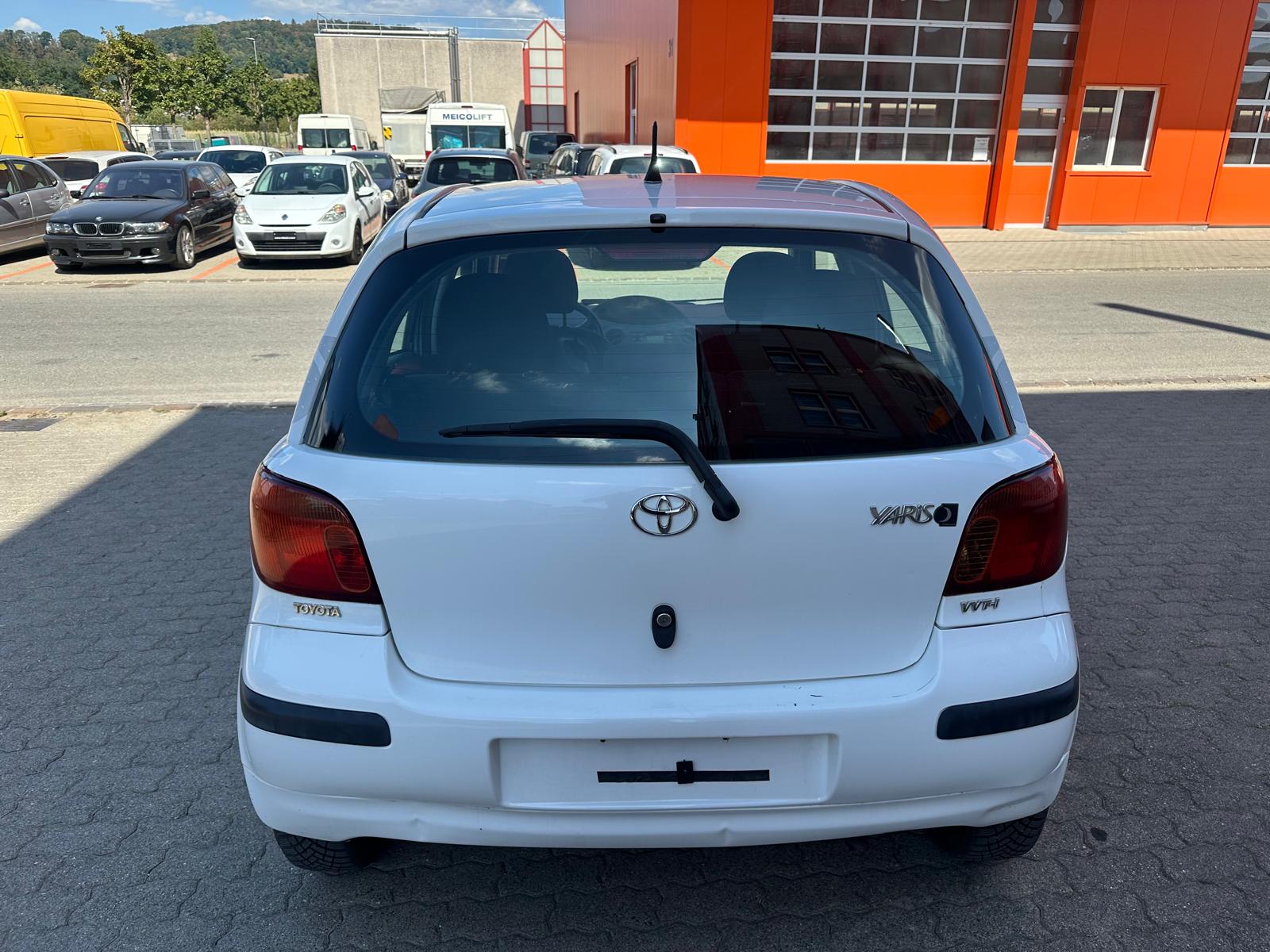 TOYOTA Yaris 1.0 Linea Luna-image-5