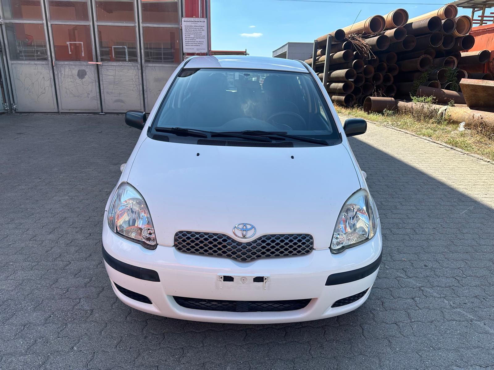 TOYOTA Yaris 1.0 Linea Luna-image-2