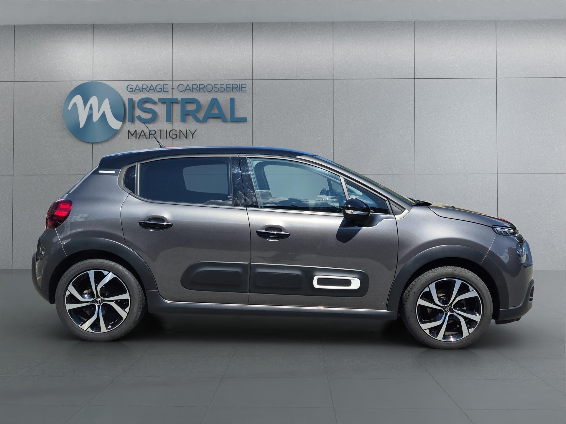 CITROEN C3 1.2 PureTech Shine-image-5
