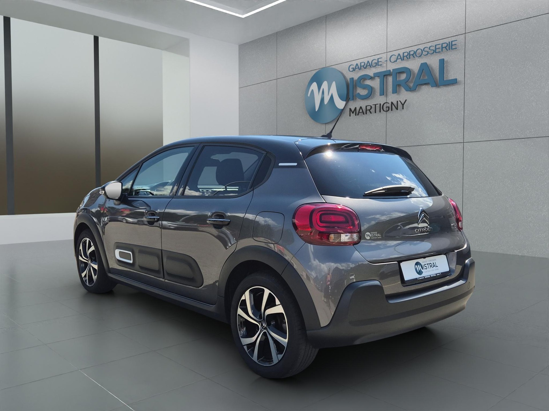 CITROEN C3 1.2 PureTech Shine-image-2