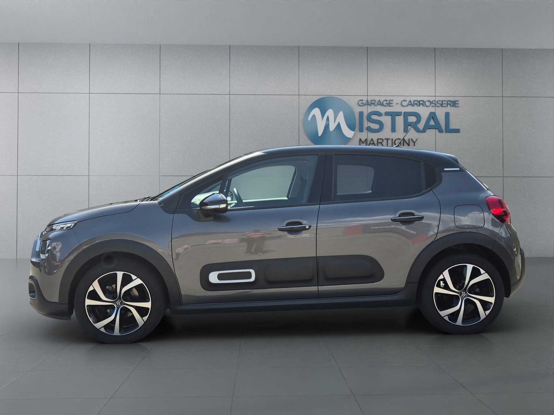 CITROEN C3 1.2 PureTech Shine-image-1