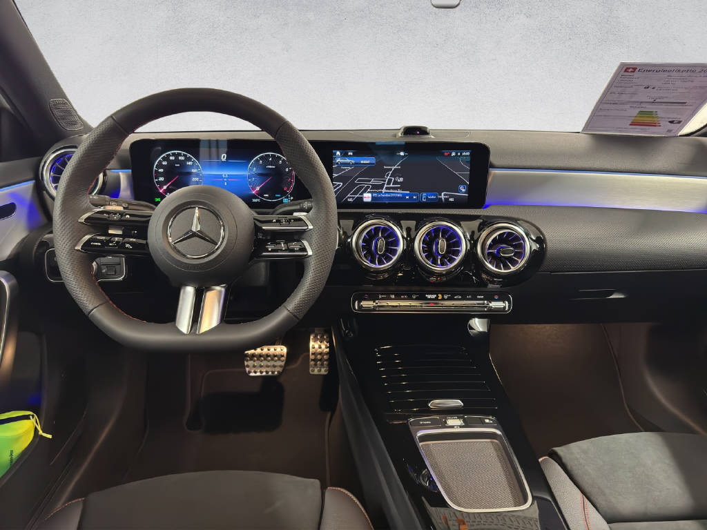MERCEDES-BENZ A 200 AMG Line Night Star-image-13