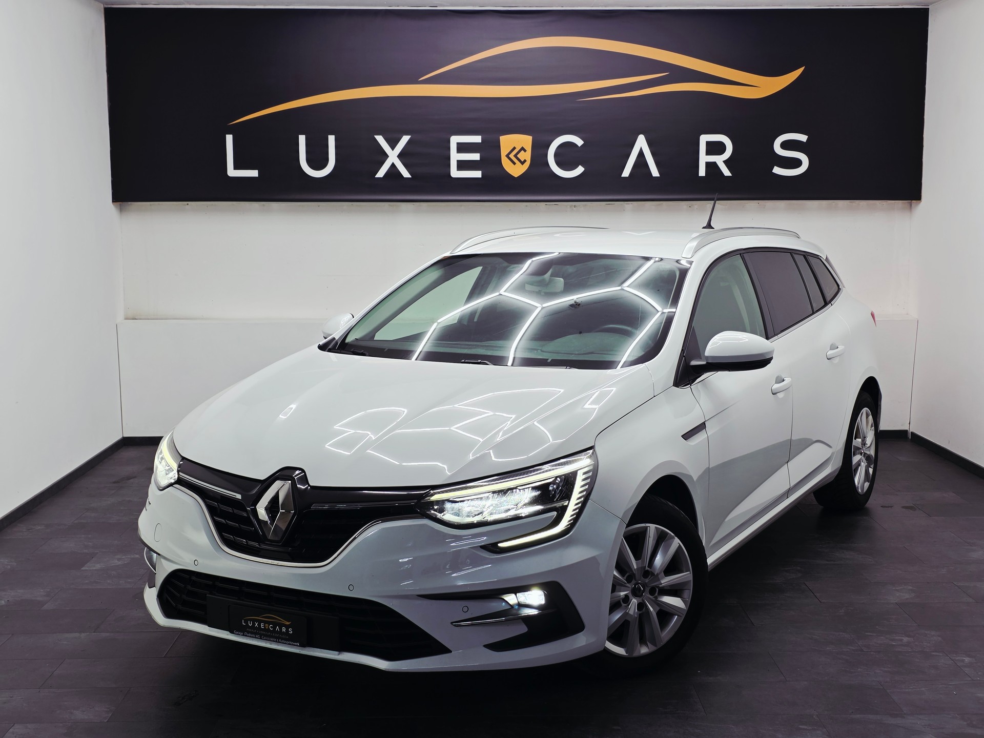 RENAULT Mégane FACELIFT Grandtour 1.5 dCi Business EDC*FRISCH MFK UND SERVICE*-image-1
