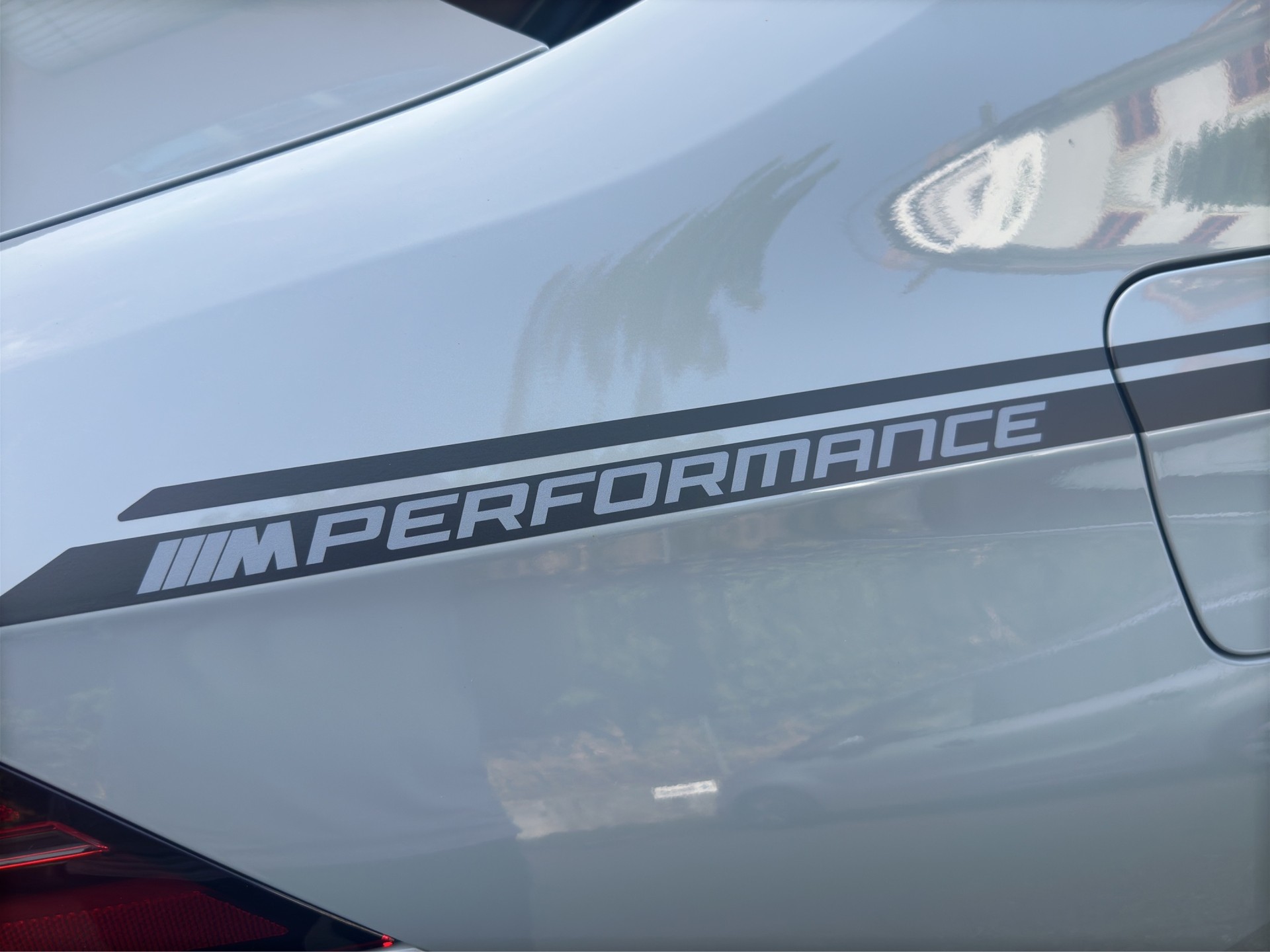 BMW i5 M60 xDrive M Sport Pro (CH) AHK-image-8