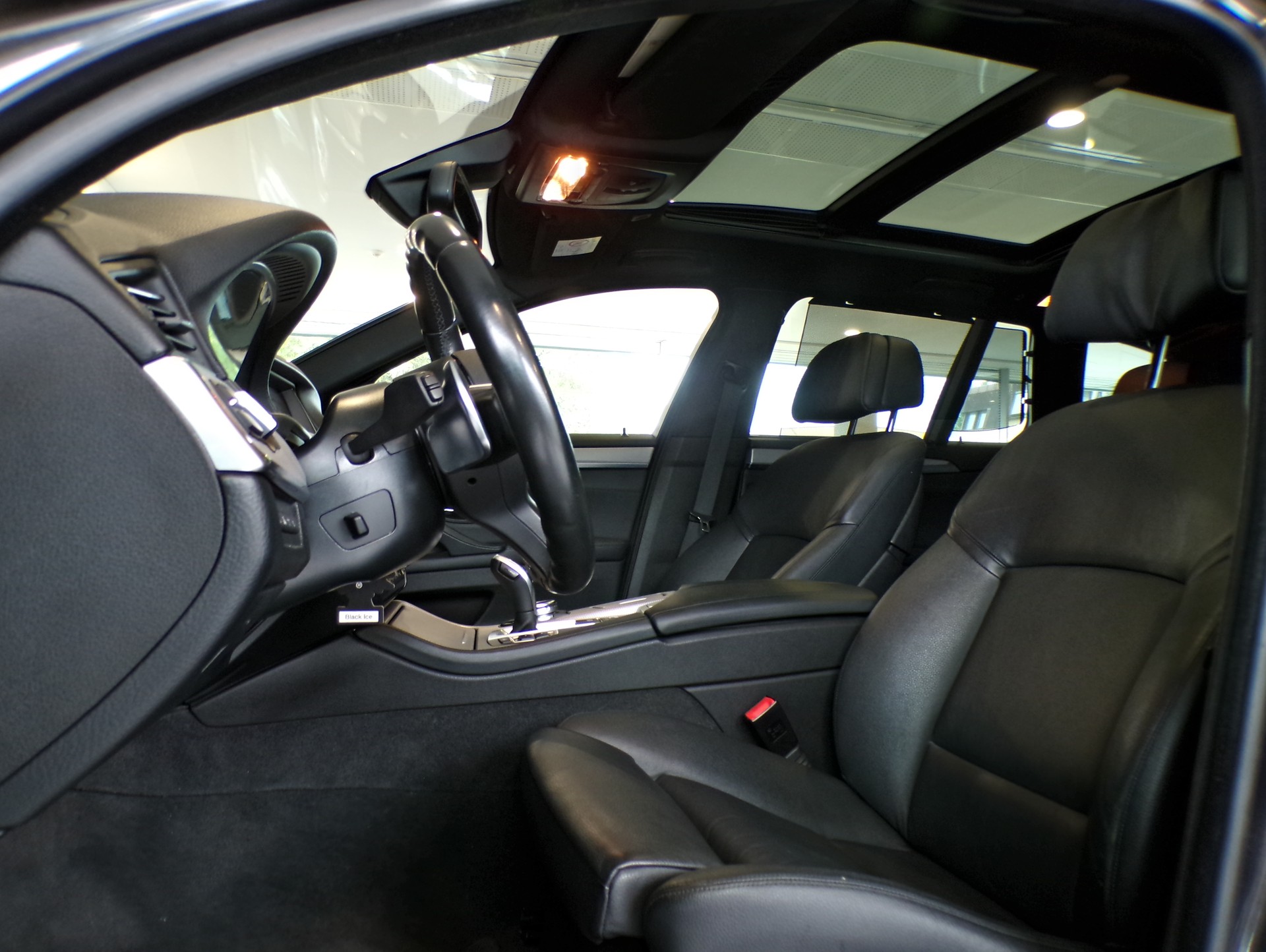 BMW 530d Touring xDrive Steptronic-image-11