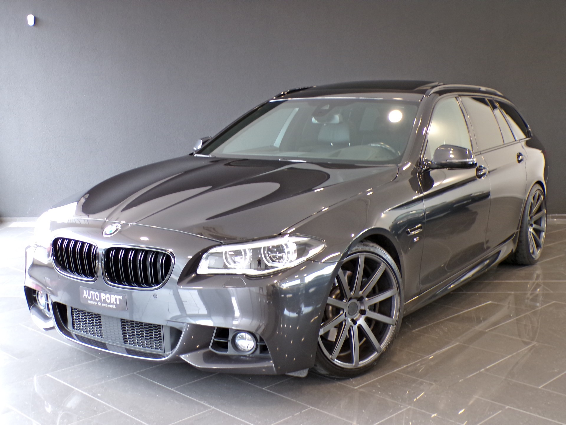 BMW 530d Touring xDrive Steptronic-image-0