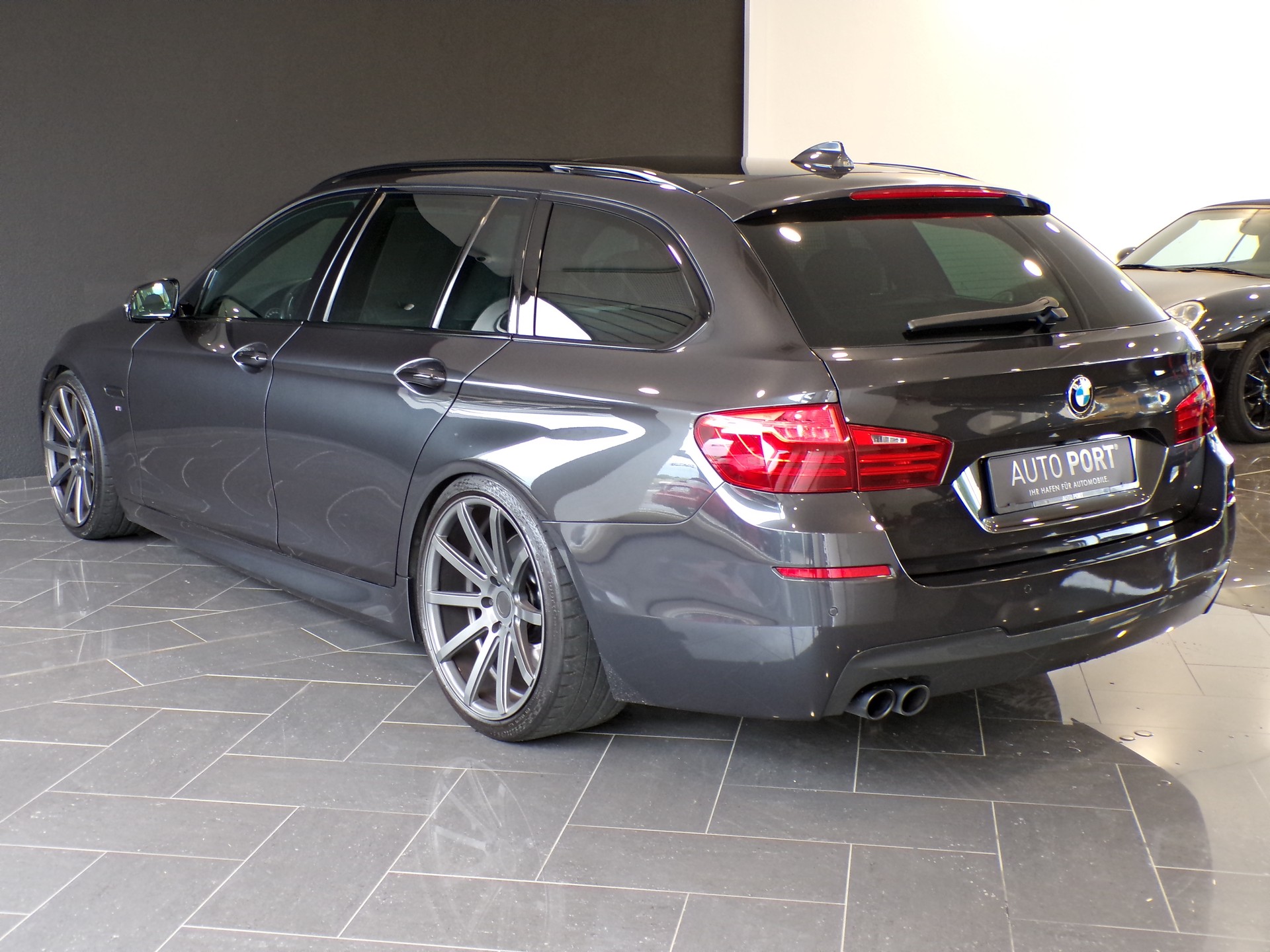 BMW 530d Touring xDrive Steptronic-image-9