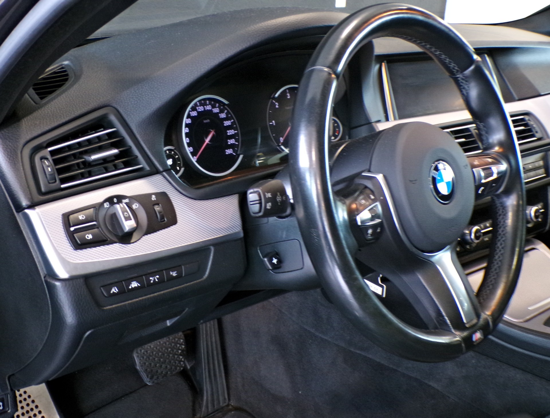 BMW 530d Touring xDrive Steptronic-image-12