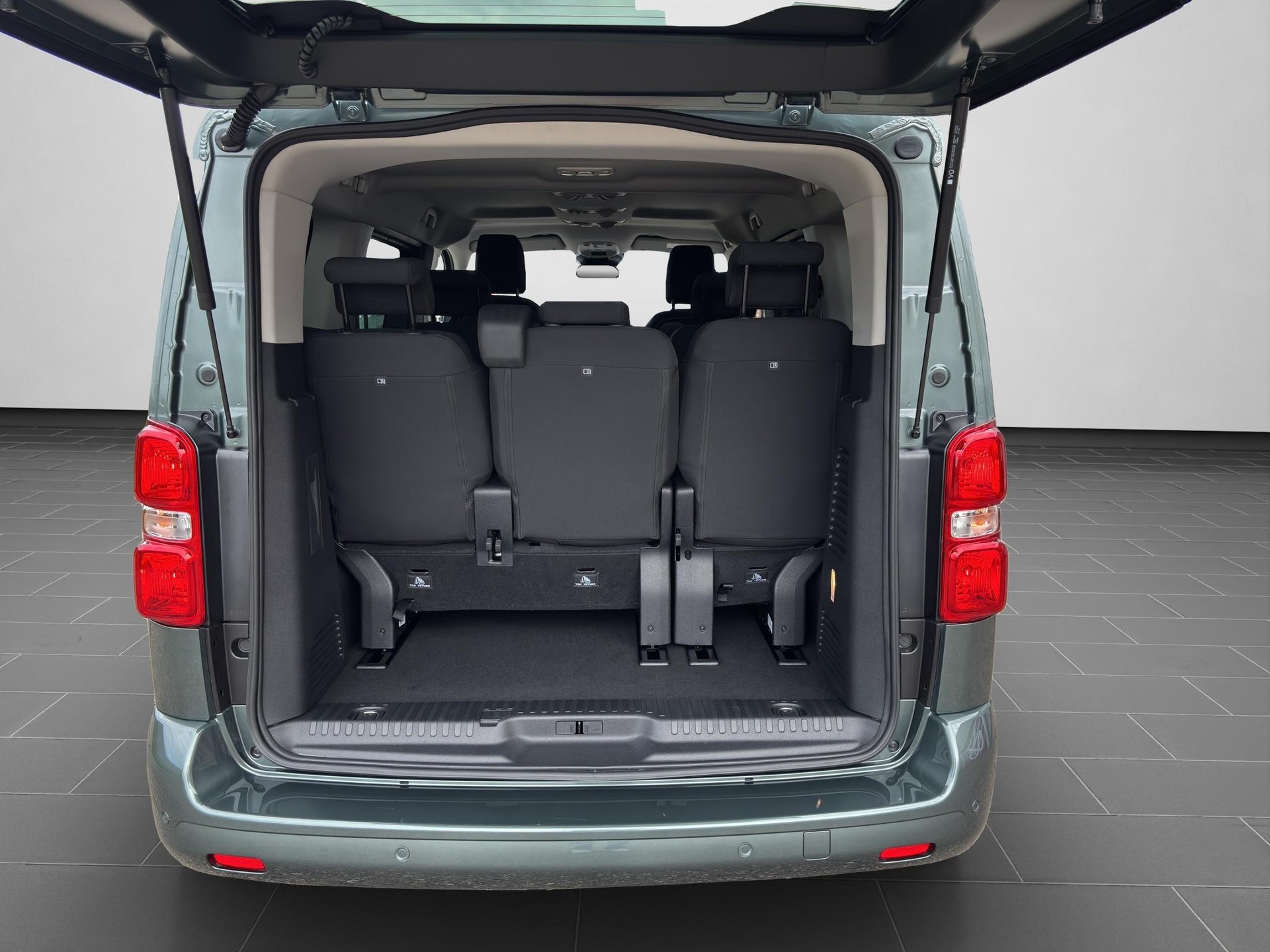 CITROEN Spacetourer M 2.2 BlueHDi 180 You S/S-image-18