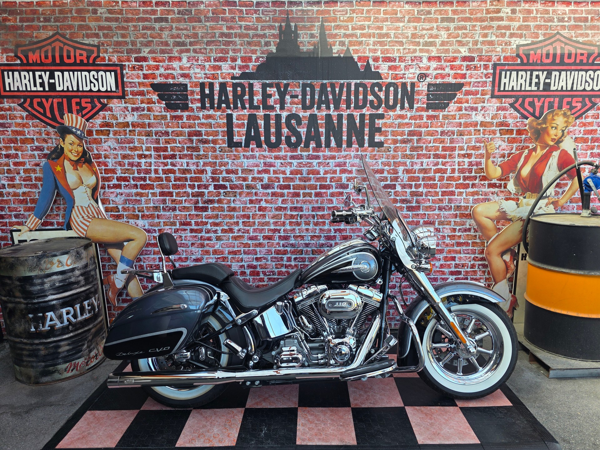HARLEY-DAVIDSON FLSTNSE Softail Deluxe ABS CVO